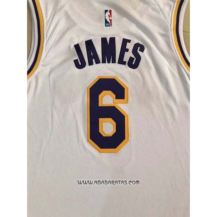 Camiseta Los Angeles Lakers LeBron James #6 Association 2021-22 Blanco